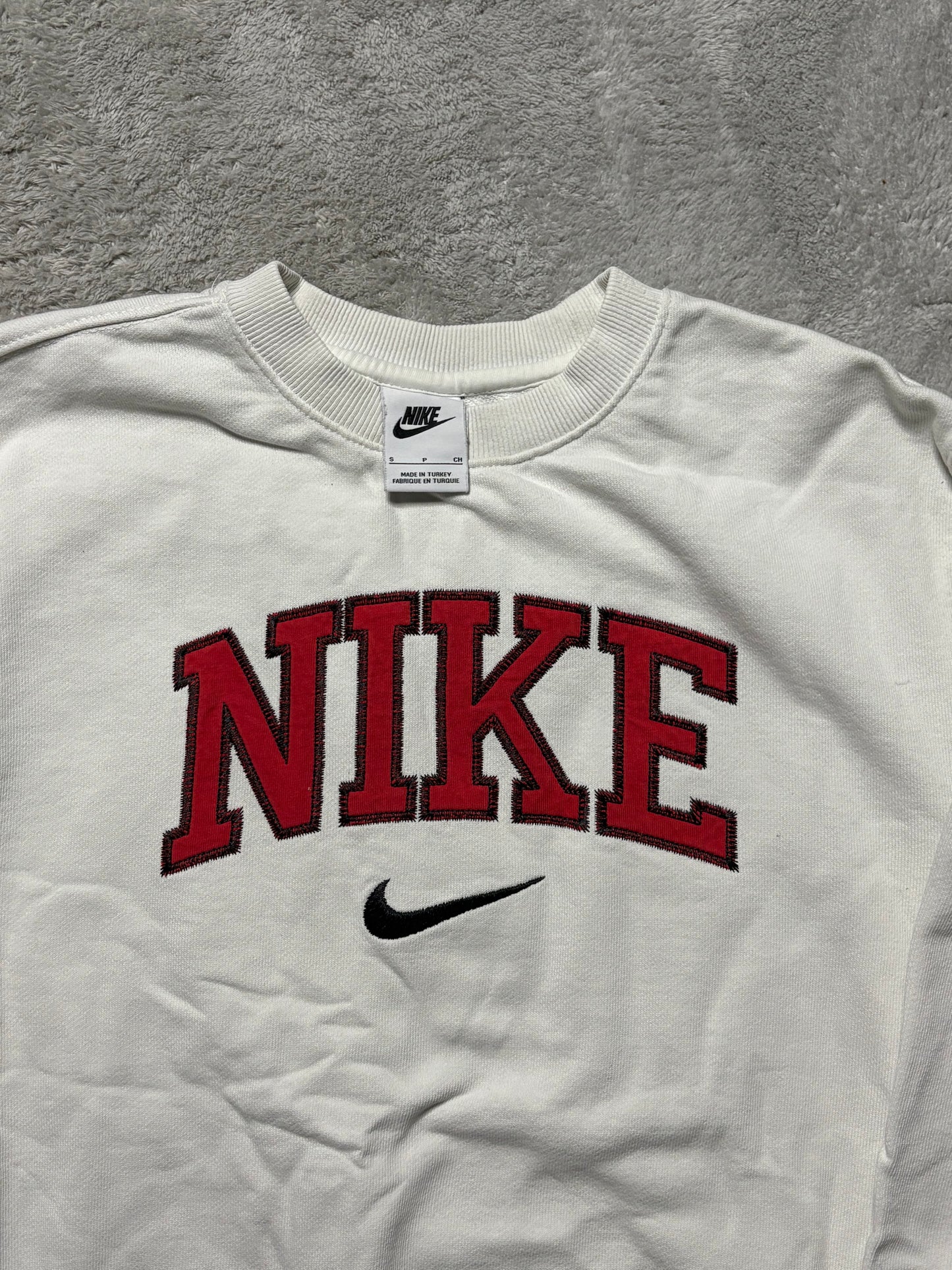 Nike Spellout Crewneck Sweater Weiß Rot Vintage S