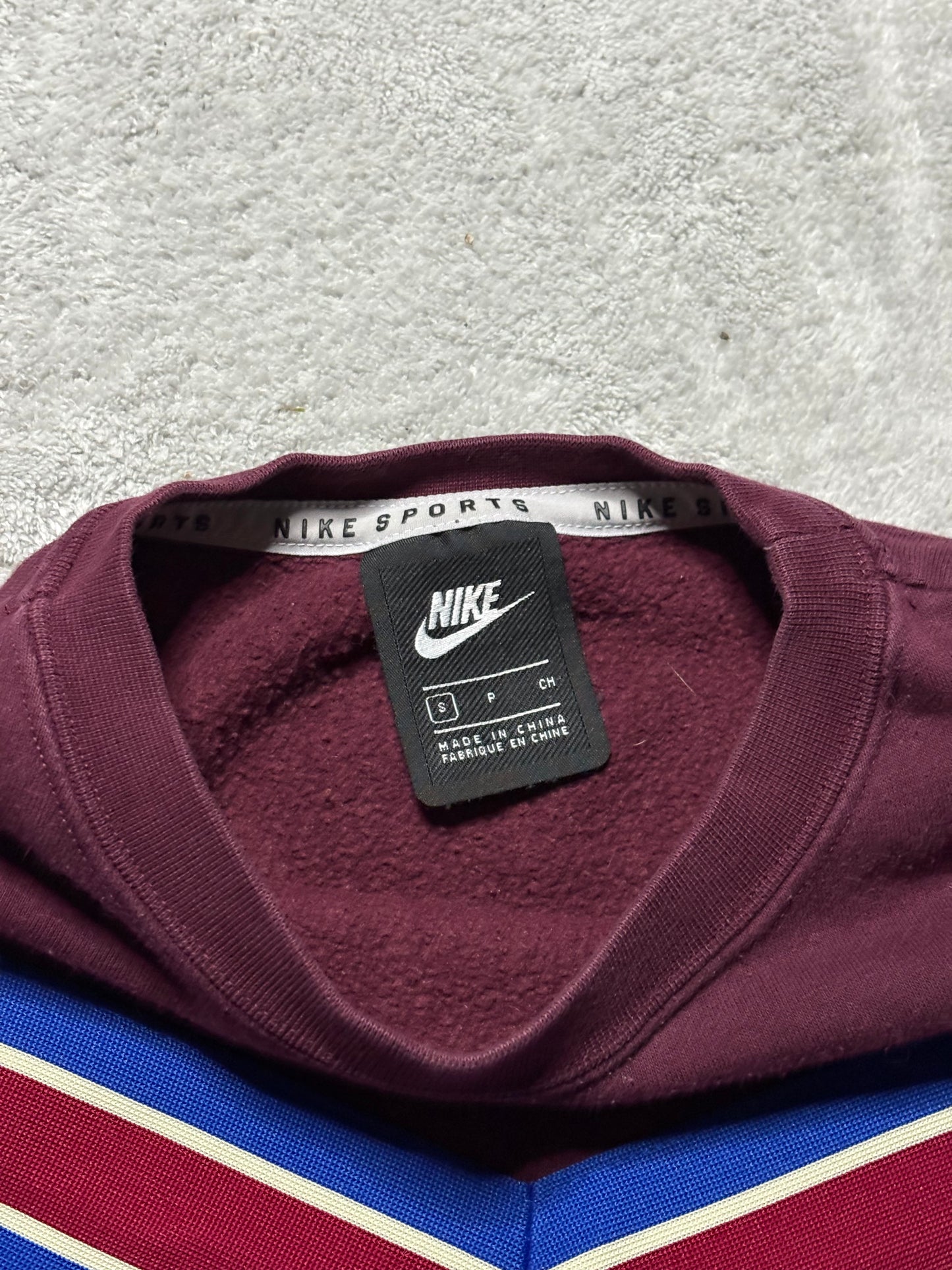 Nike Sports Vintage Crewneck Sweatshirt Y2K Retro S
