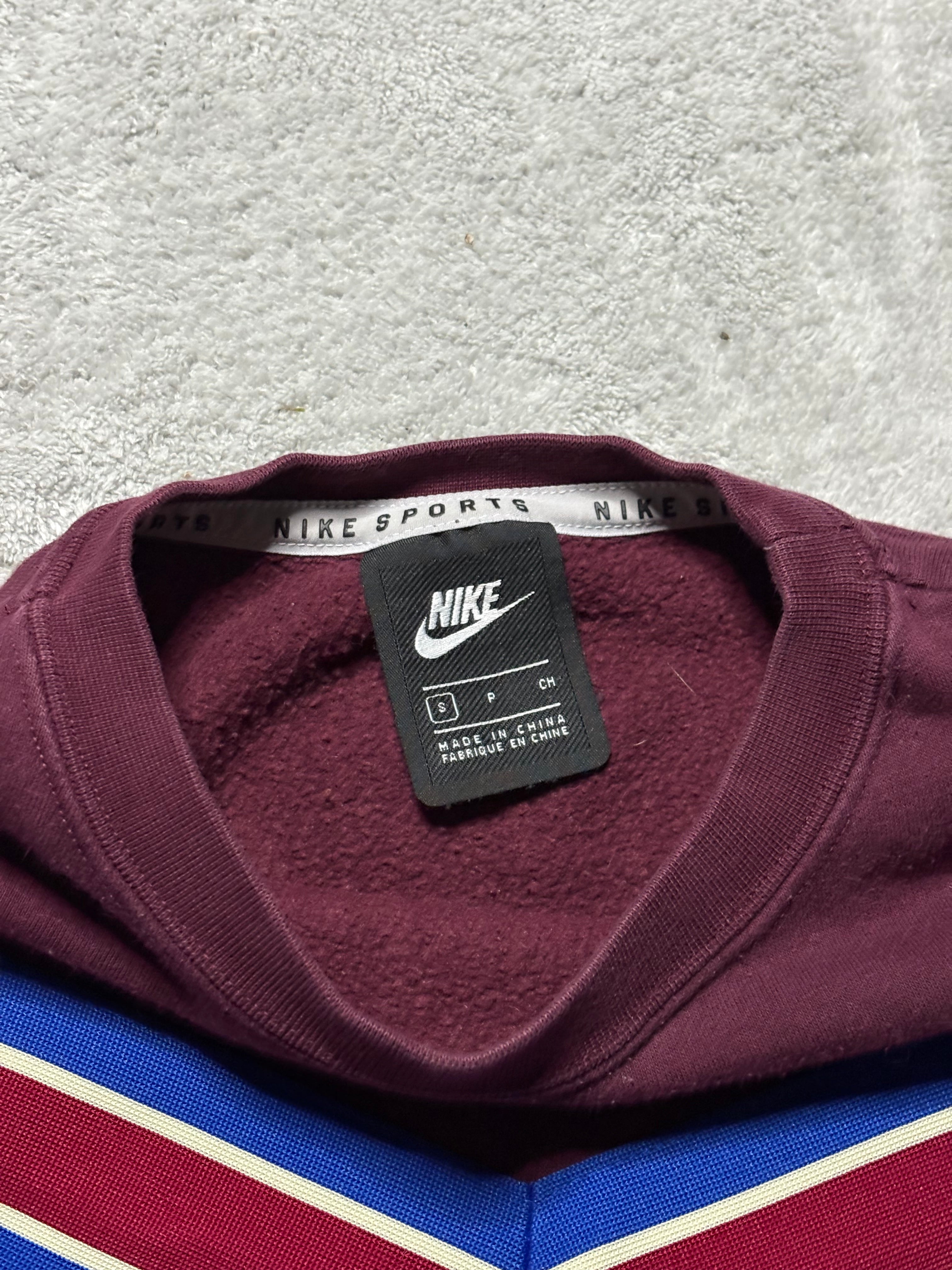 Nike Sports Vintage Crewneck Sweatshirt Y2K Retro S